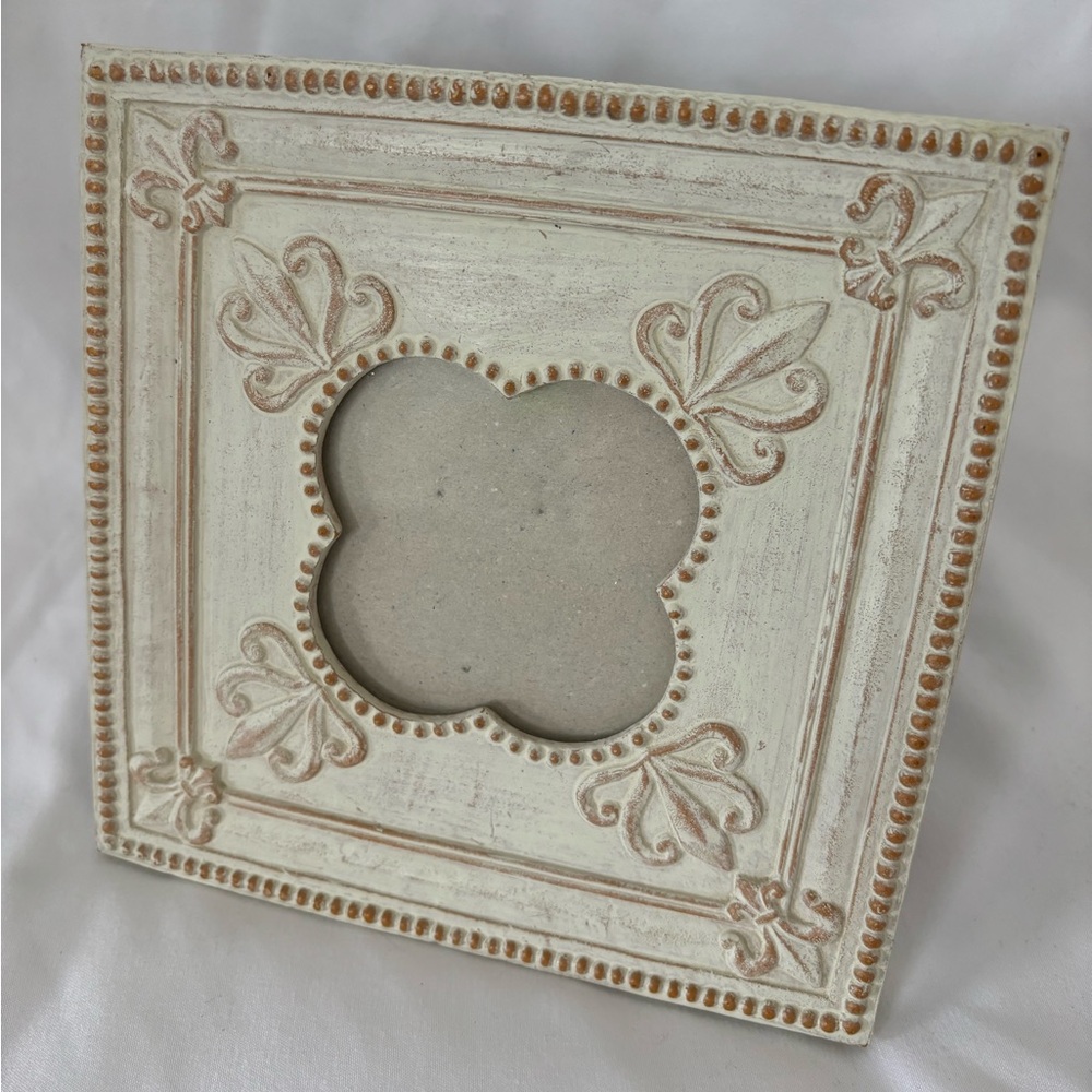 Connoisseur Square Picture Frame